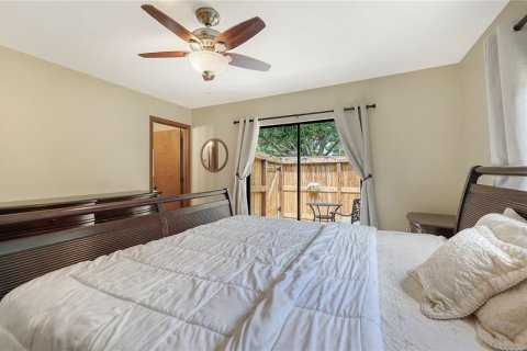 House in Sarasota, Florida 3 bedrooms, 149.76 sq.m. № 2430476 - photo 17