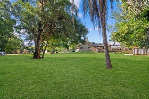 House in Sarasota, Florida 3 bedrooms, 149.76 sq.m. № 2430476 - photo 30