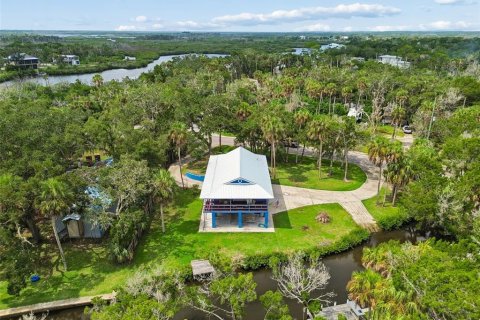 House in Crystal River, Florida 2 bedrooms, 101.45 sq.m. № 2267167 - photo 5