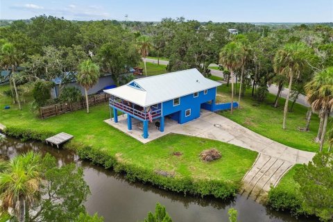 House in Crystal River, Florida 2 bedrooms, 101.45 sq.m. № 2267167 - photo 4