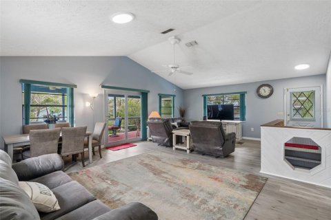 House in Crystal River, Florida 2 bedrooms, 101.45 sq.m. № 2267167 - photo 13