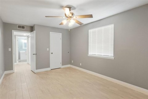 Condo in Tampa, Florida, 1 bedroom № 2202577 - photo 12