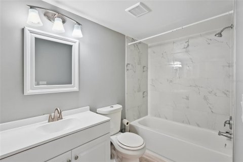 Condo in Tampa, Florida, 1 bedroom № 2202577 - photo 17