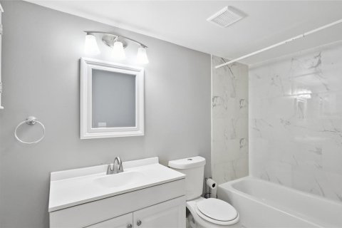 Condo in Tampa, Florida, 1 bedroom № 2202577 - photo 19