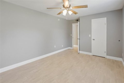 Condo in Tampa, Florida, 1 bedroom № 2202577 - photo 13