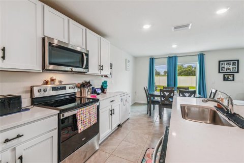 House in Brooksville, Florida 5 bedrooms, 242.01 sq.m. № 1903061 - photo 12