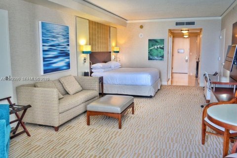 Studio à Condo à Sunny Isles Beach, Floride  № 2059798