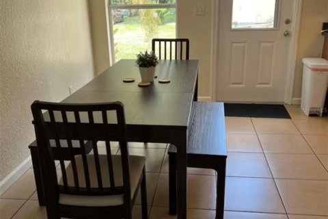 Apartamento en alquiler en Silver Springs Shores, Florida, 2 dormitorios, 84.91 m2 № 1853456 - foto 14