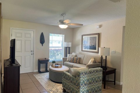 Apartamento en alquiler en Silver Springs Shores, Florida, 2 dormitorios, 84.91 m2 № 1853456 - foto 2