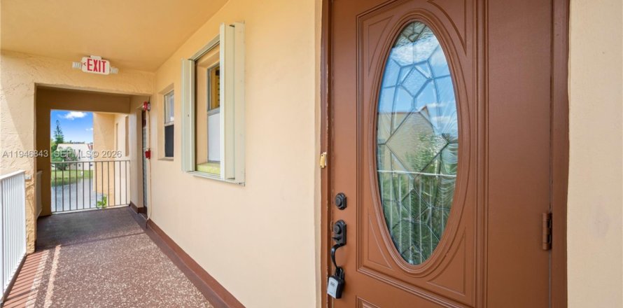 Condo in Sunrise, Florida, 2 bedrooms  № 2004606