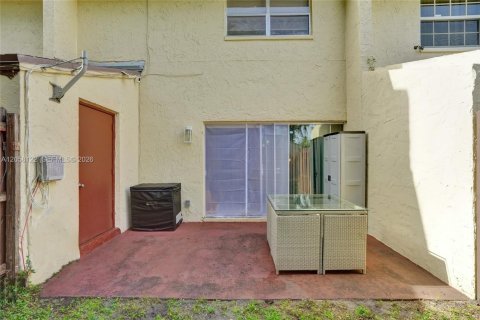 Townhouse in Fort Lauderdale, Florida 3 bedrooms, 140.1 sq.m. № 2248933 - photo 27