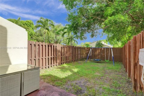 Townhouse in Fort Lauderdale, Florida 3 bedrooms, 140.1 sq.m. № 2248933 - photo 25