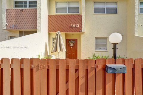 Townhouse in Fort Lauderdale, Florida 3 bedrooms, 140.1 sq.m. № 2248933
