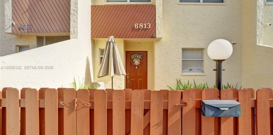 Townhouse in Fort Lauderdale, Florida 3 bedrooms, 140.1 sq.m. № 2248933