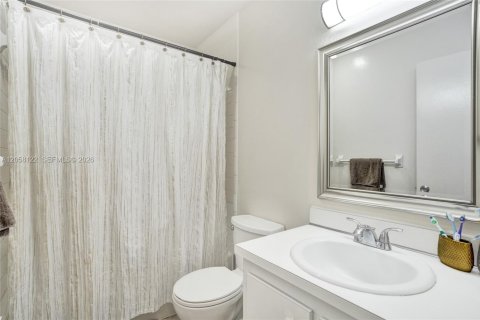 Townhouse in Fort Lauderdale, Florida 3 bedrooms, 140.1 sq.m. № 2248933 - photo 20