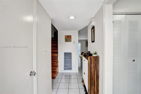 Townhouse in Fort Lauderdale, Florida 3 bedrooms, 140.1 sq.m. № 2248933 - photo 14