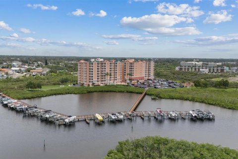 Condo in New Port Richey, Florida, 3 bedrooms № 2259231