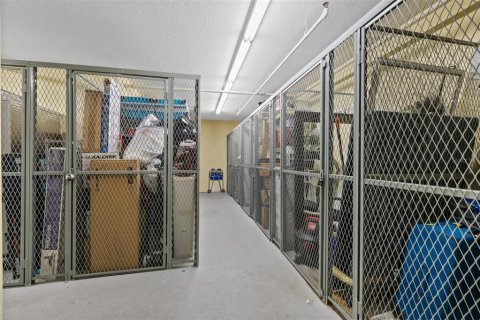 Купить кондоминиум в Нью-Порт-Ричи, Флорида 7 комнат, 139.35м2, № 2259231 - фото 13