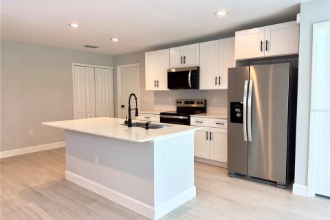House in Port Charlotte, Florida 3 bedrooms, 117.99 sq.m. № 1869213 - photo 13