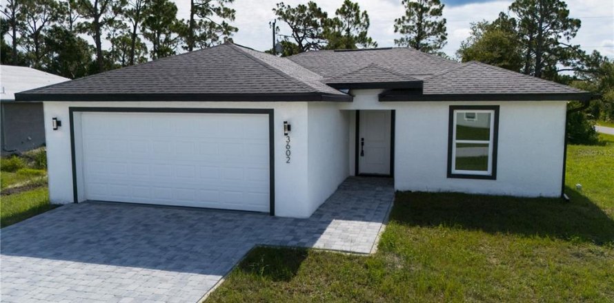 House in Port Charlotte, Florida 3 bedrooms, 117.99 sq.m. № 1869213