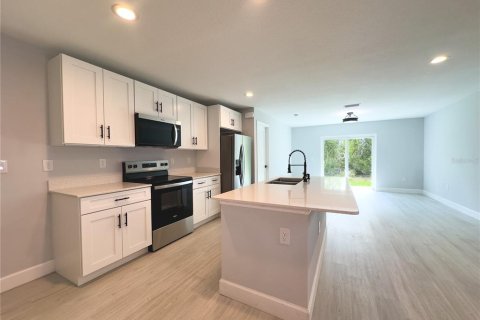 House in Port Charlotte, Florida 3 bedrooms, 117.99 sq.m. № 1869213 - photo 12