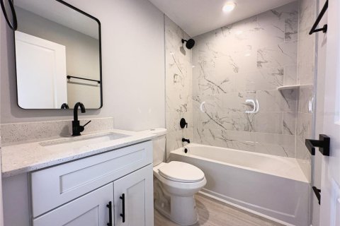 House in Port Charlotte, Florida 3 bedrooms, 117.99 sq.m. № 1869213 - photo 22
