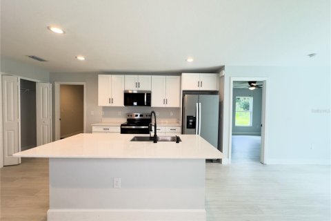 House in Port Charlotte, Florida 3 bedrooms, 117.99 sq.m. № 1869213 - photo 10