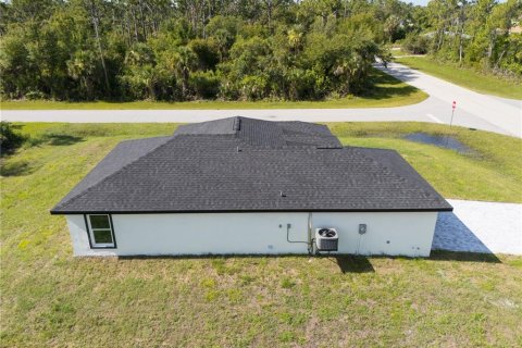House in Port Charlotte, Florida 3 bedrooms, 117.99 sq.m. № 1869213 - photo 6
