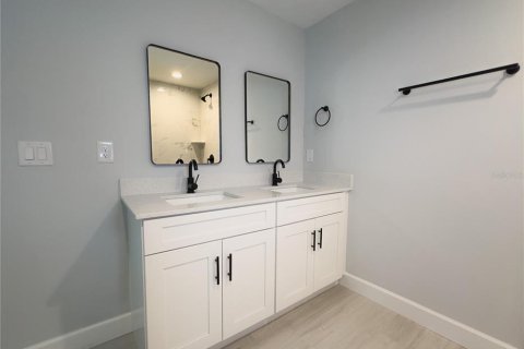 House in Port Charlotte, Florida 3 bedrooms, 117.99 sq.m. № 1869213 - photo 19