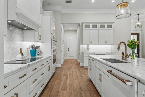 Купить виллу или дом в Лейкленд, Флорида 12 комнат, 280.66м2, № 2220734 - фото 8