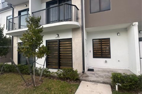 Touwnhouse à louer à Homestead, Floride: 4 chambres, 129.88 m2 № 2011563 - photo 4