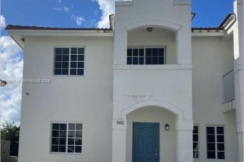 Touwnhouse à louer à Florida City, Floride: 3 chambres, 118.54 m2 № 1996193 - photo 2