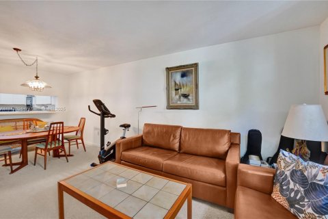 Condo in Key Biscayne, Florida, 1 bedroom  № 1859859 - photo 3