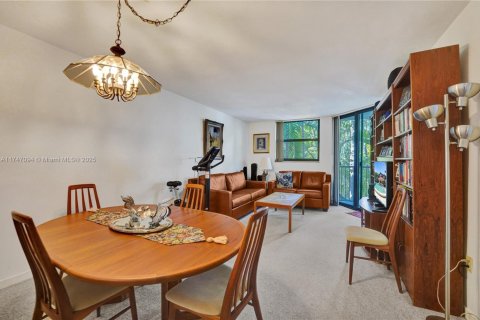 Condo in Key Biscayne, Florida, 1 bedroom  № 1859859 - photo 2