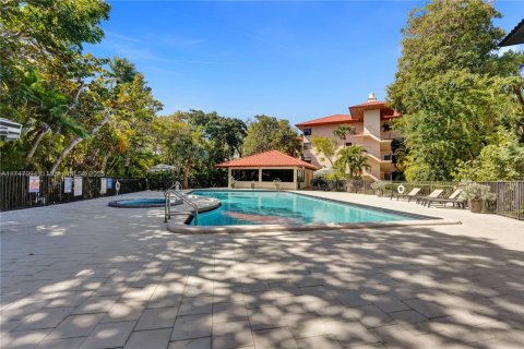 Condo in Key Biscayne, Florida, 1 bedroom  № 1859859 - photo 16