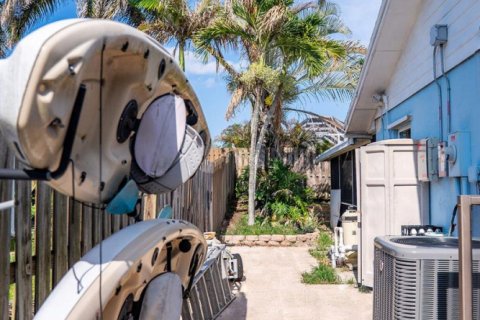 House in Jensen Beach, Florida 4 bedrooms, 120.96 sq.m. № 2188451 - photo 19
