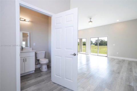 House in Sebring, Florida 3 bedrooms, 147.34 sq.m. № 2081692 - photo 3