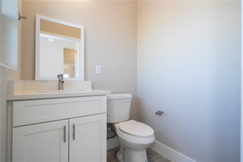House in Sebring, Florida 3 bedrooms, 147.34 sq.m. № 2081692 - photo 4