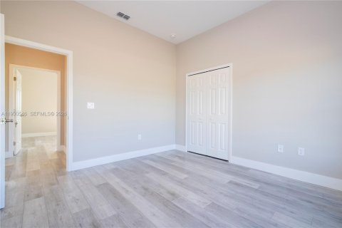 House in Sebring, Florida 3 bedrooms, 147.34 sq.m. № 2081692 - photo 30