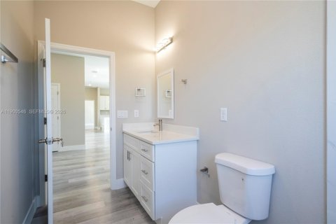 House in Sebring, Florida 3 bedrooms, 147.34 sq.m. № 2081692 - photo 24