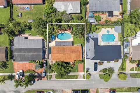Villa ou maison à vendre à Miami, Floride: 3 chambres, 142.51 m2 № 2254088 - photo 4