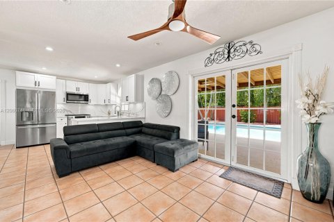 Villa ou maison à vendre à Miami, Floride: 3 chambres, 142.51 m2 № 2254088 - photo 21