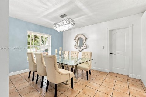 Villa ou maison à vendre à Miami, Floride: 3 chambres, 142.51 m2 № 2254088 - photo 26
