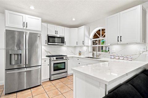 Villa ou maison à vendre à Miami, Floride: 3 chambres, 142.51 m2 № 2254088 - photo 17