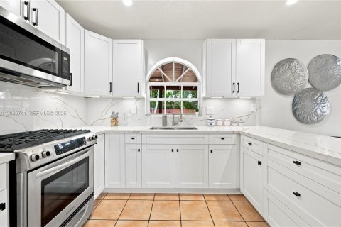 Villa ou maison à vendre à Miami, Floride: 3 chambres, 142.51 m2 № 2254088 - photo 19
