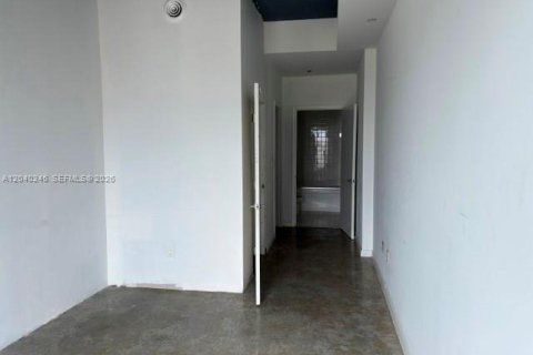 Condo in Miami, Florida, 2 bedrooms  № 2086452 - photo 9