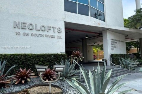 Condo in Miami, Florida, 2 bedrooms  № 2086452