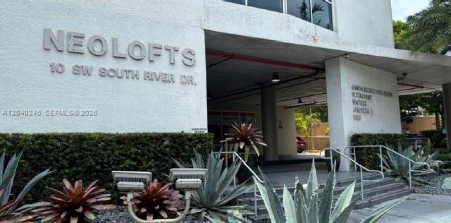 Condo in Miami, Florida, 2 bedrooms  № 2086452