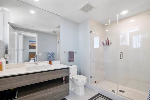 Copropriété à louer à Miami, Floride: 2 chambres, 84.54 m2 № 2076379 - photo 6