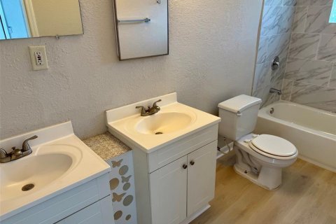 Casa en alquiler en Tampa, Florida, 3 dormitorios, 160.35 m2 № 1915925 - foto 11
